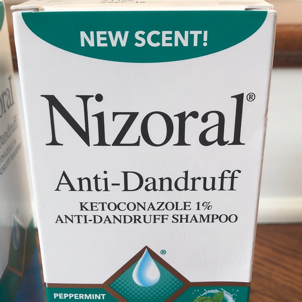 Nizoral Anti-Dandruff Shampoo (NEW)
Peppermint Complex + Tea Tree Essence, 14 OZ